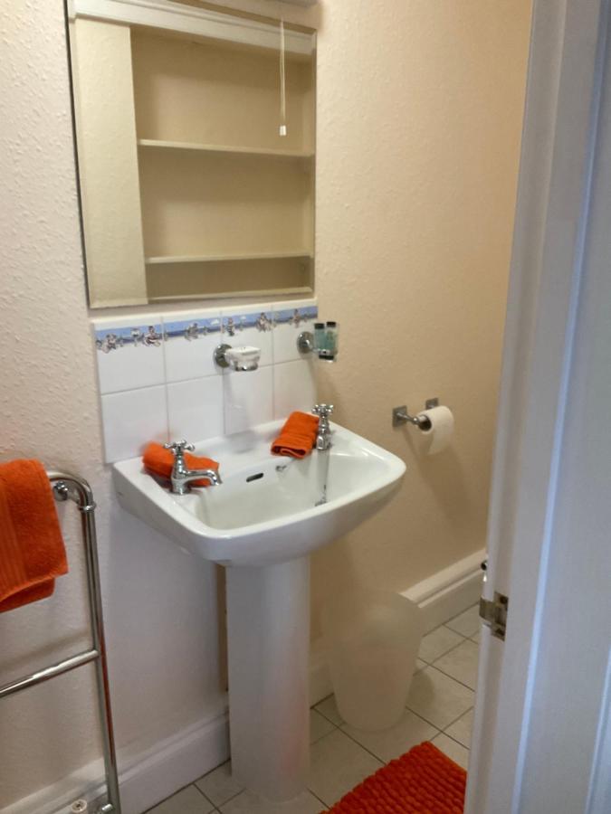 הלסטון No 52 Bed And Breakfast מראה חיצוני תמונה