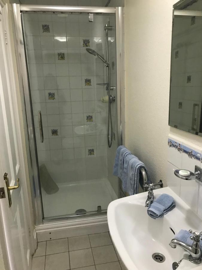 הלסטון No 52 Bed And Breakfast מראה חיצוני תמונה